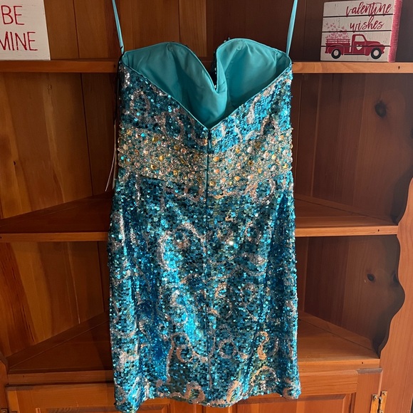 Gorgeous strapless short sequined dress! NEW with tags! - Picture 2 of 5